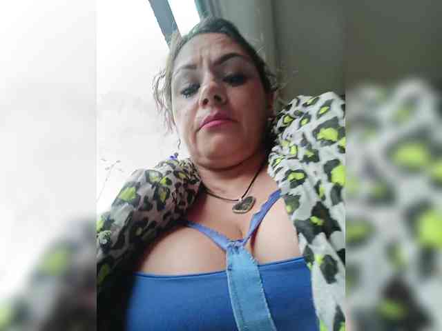 AlexaBrown12 webcam