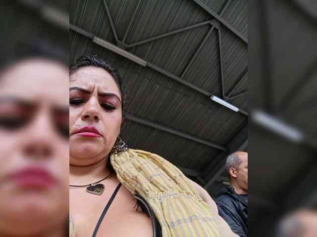 AlexaBrown12 webcam