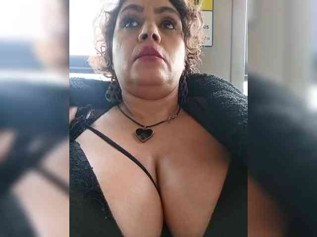AlexaBrown12 webcam