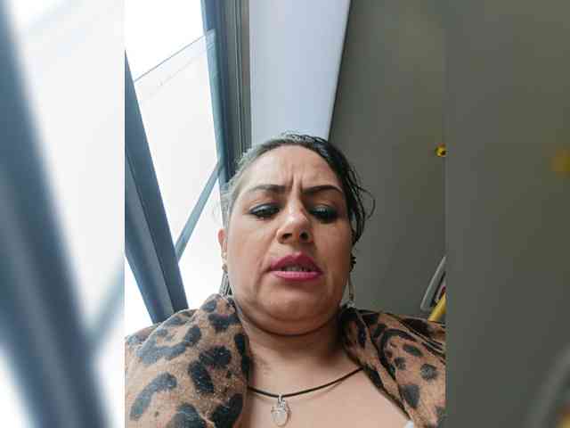 AlexaBrown12 webcam