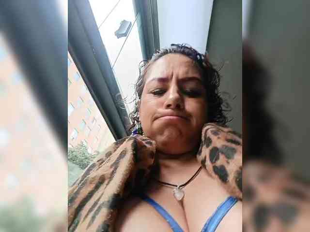 AlexaBrown12 webcam