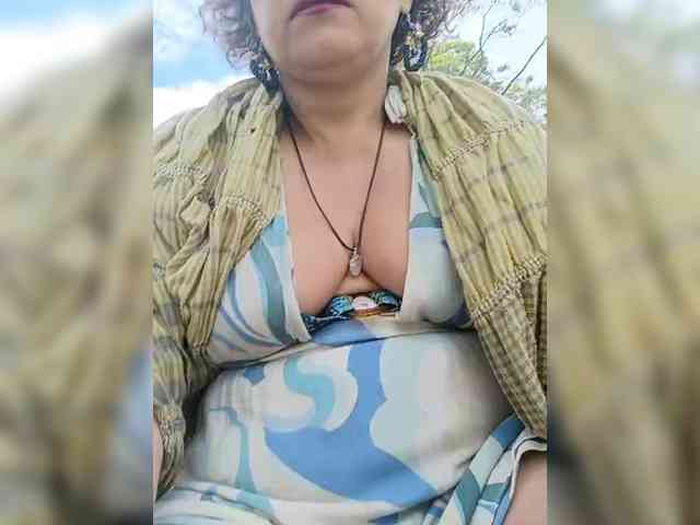 AlexaBrown12 webcam