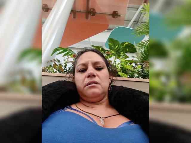 AlexaBrown12 webcam