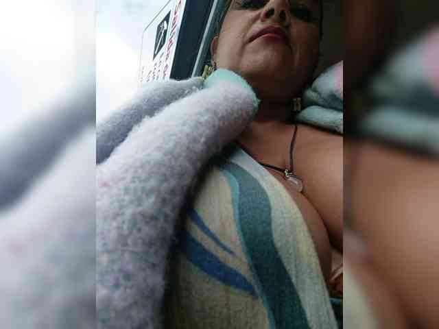 AlexaBrown12 webcam