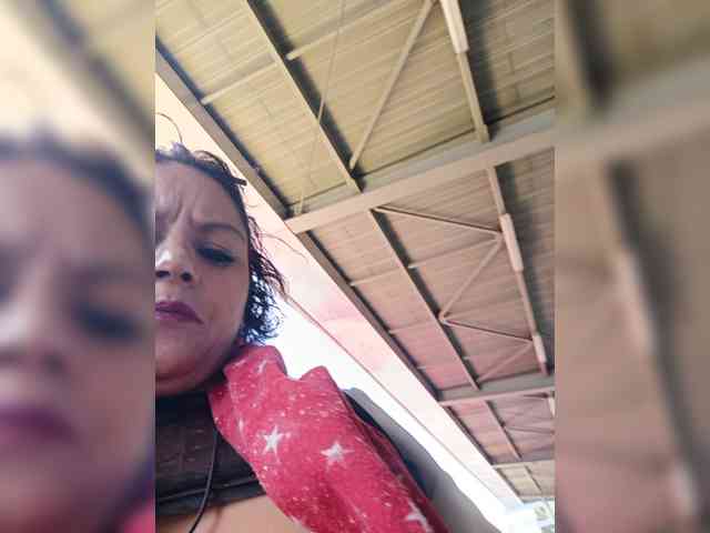 AlexaBrown12 webcam