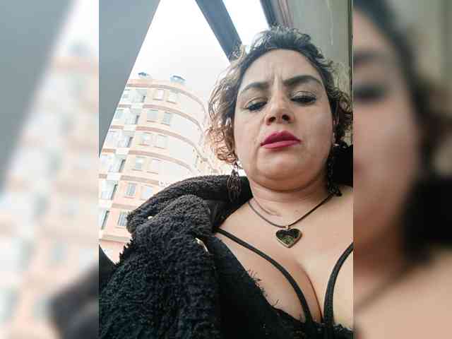 AlexaBrown12 webcam