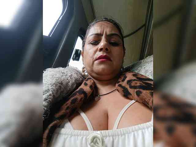 AlexaBrown12 webcam