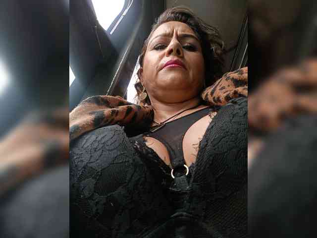 AlexaBrown12 webcam
