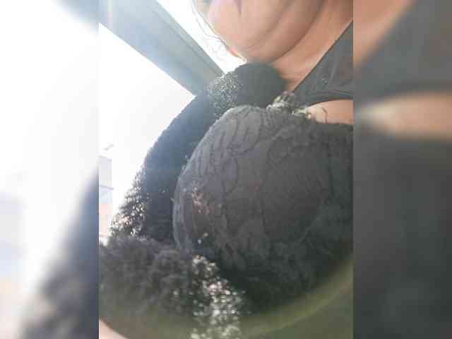 AlexaBrown12 webcam