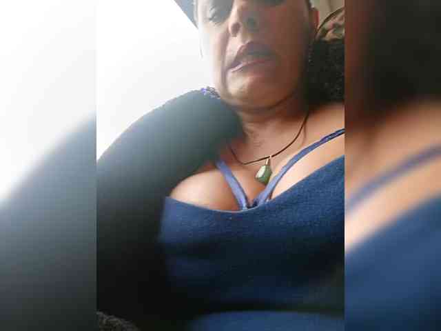 AlexaBrown12 webcam