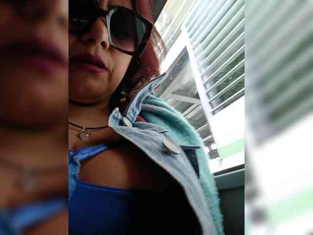 AlexaBrown12 webcam