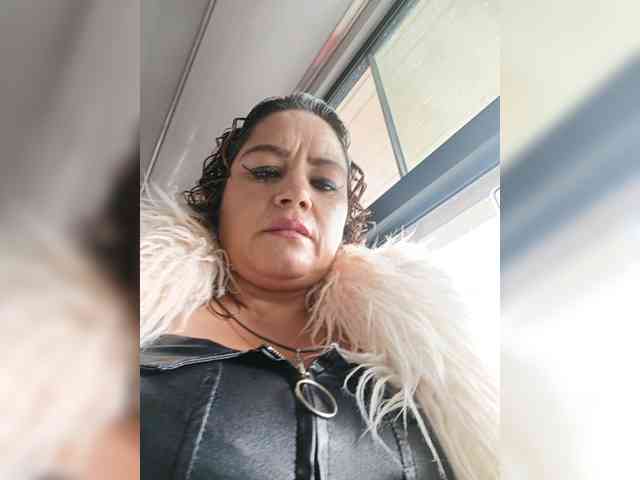 AlexaBrown12 webcam