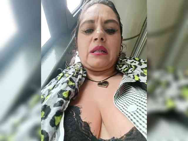 AlexaBrown12 webcam