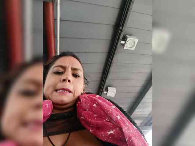 AlexaBrown12 webcam