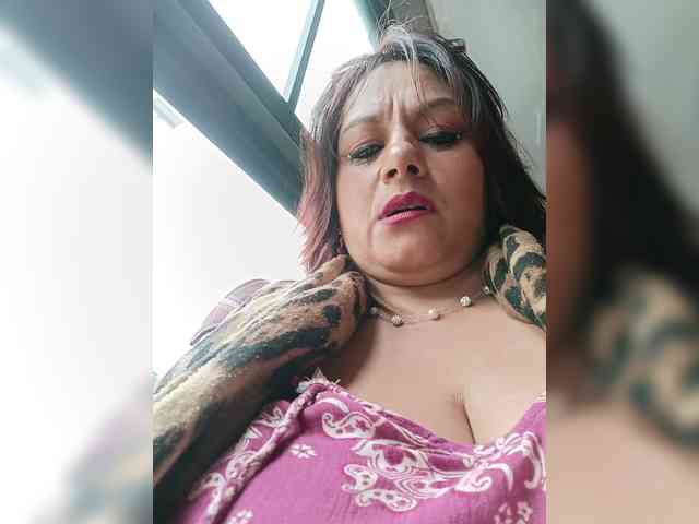 AlexaBrown12 webcam