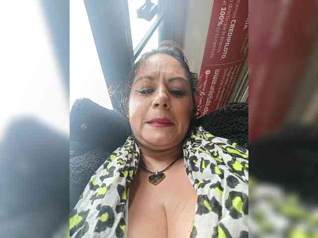 AlexaBrown12 webcam