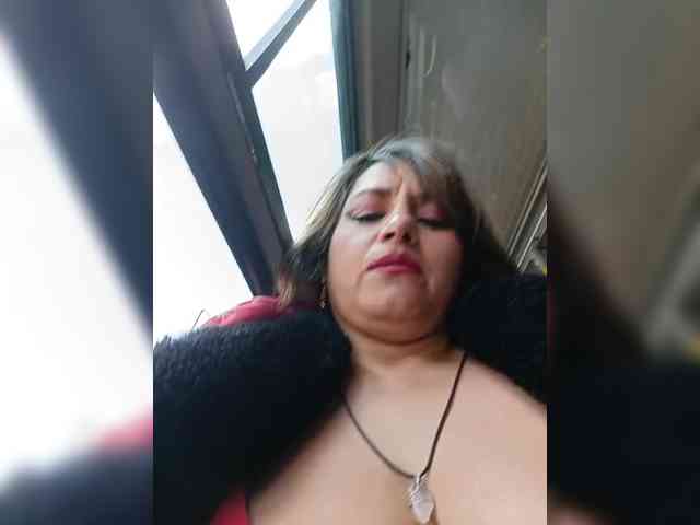 AlexaBrown12 webcam