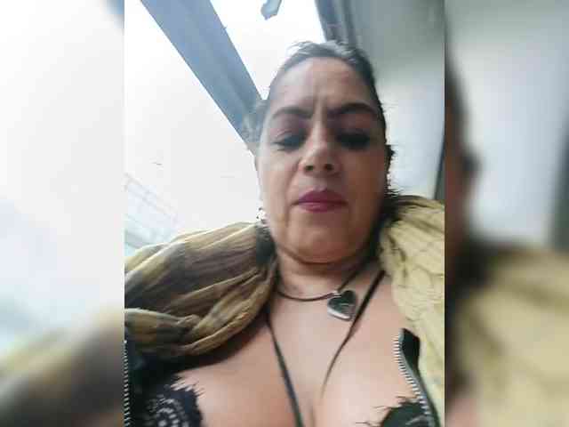 AlexaBrown12 webcam