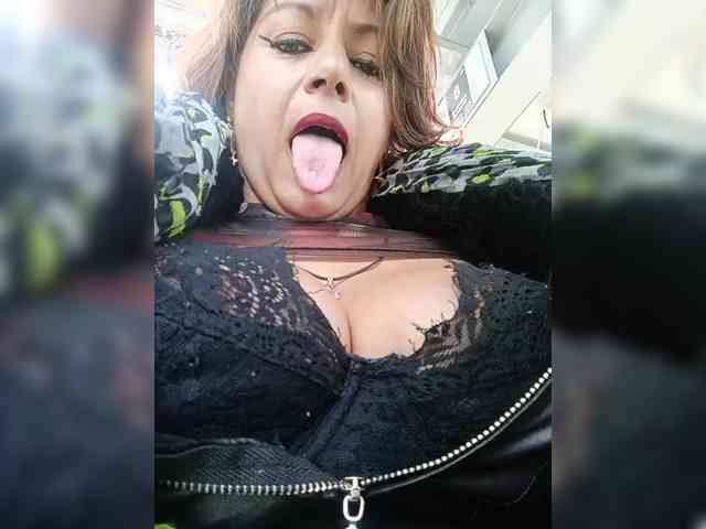 AlexaBrown12 webcam