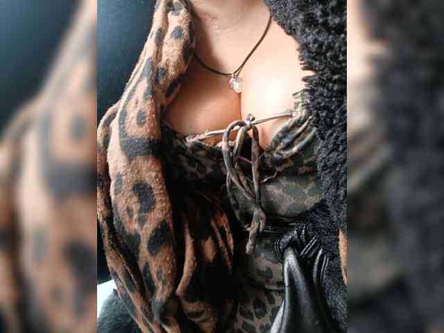 AlexaBrown12 webcam