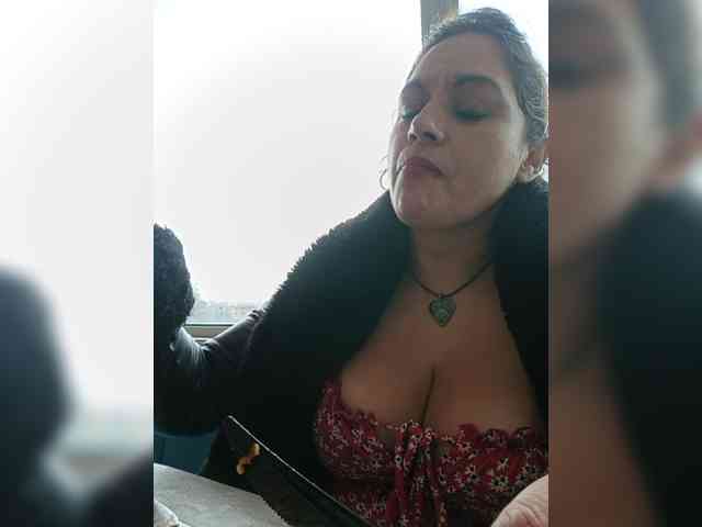 AlexaBrown12 webcam