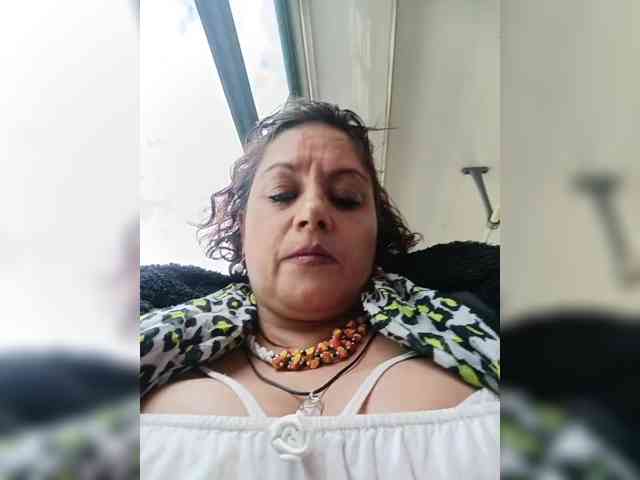 AlexaBrown12 webcam
