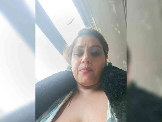 AlexaBrown12 webcam
