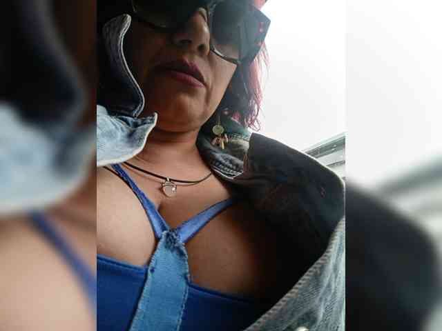 AlexaBrown12 webcam