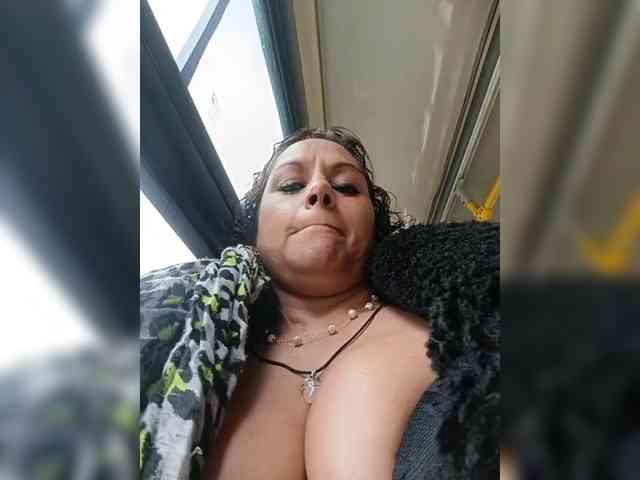 AlexaBrown12 webcam