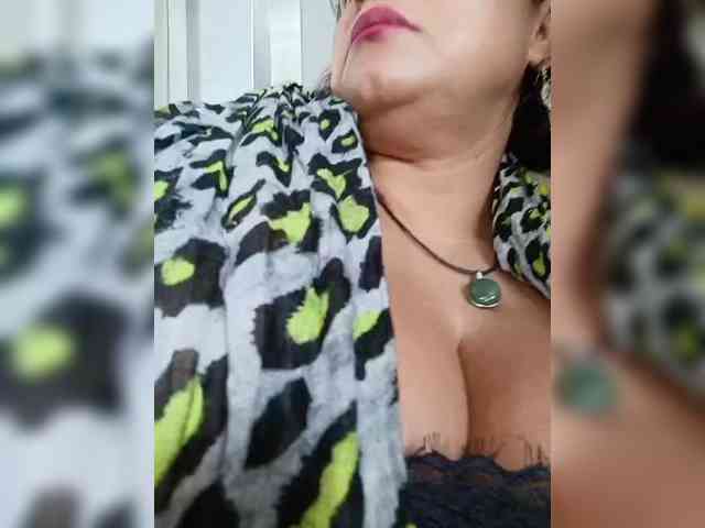 AlexaBrown12 webcam