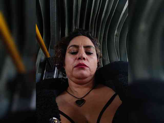 AlexaBrown12 webcam