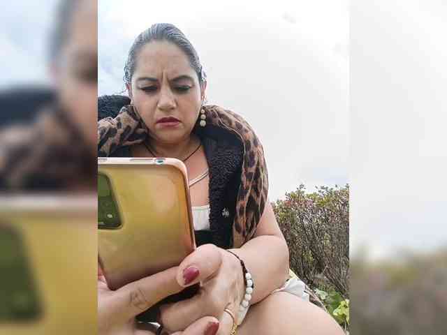 AlexaBrown12 AlexaBrown12