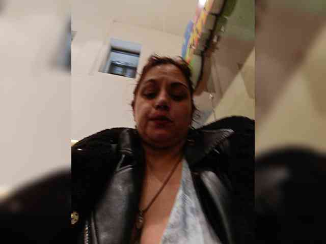AlexaBrown12 webcam