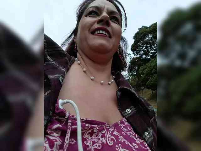 AlexaBrown12 webcam