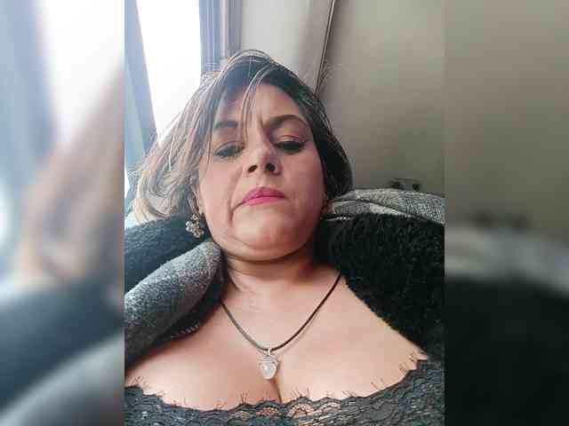 AlexaBrown12 webcam