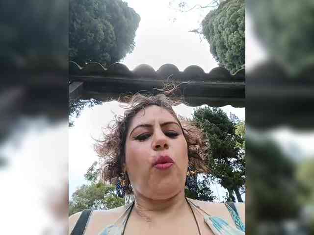 AlexaBrown12 webcam