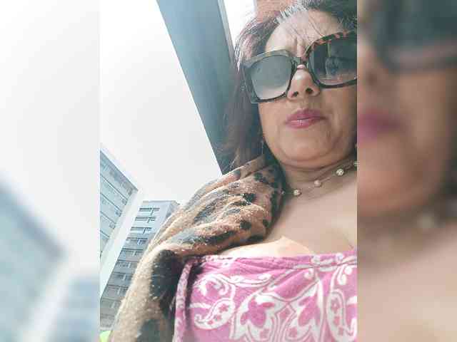 AlexaBrown12 webcam