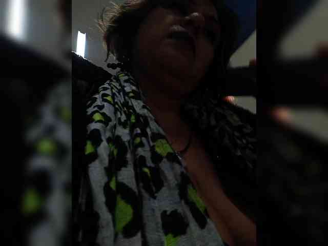 AlexaBrown12 webcam