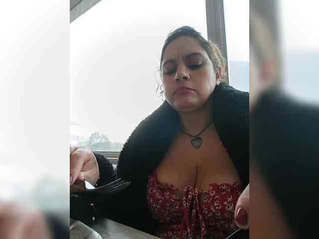 AlexaBrown12 webcam