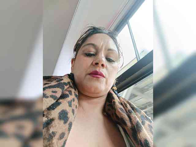 AlexaBrown12 webcam