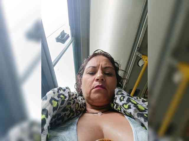 AlexaBrown12 webcam