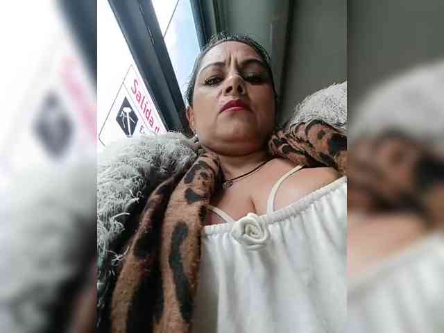 AlexaBrown12 webcam