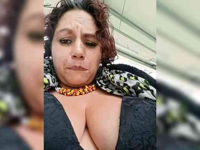 AlexaBrown12 webcam