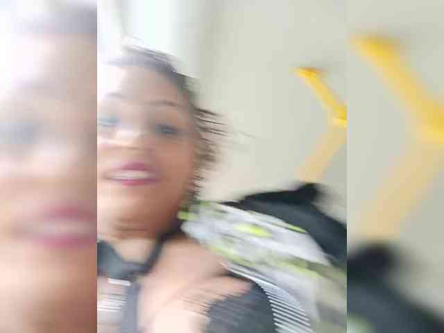 AlexaBrown12 webcam