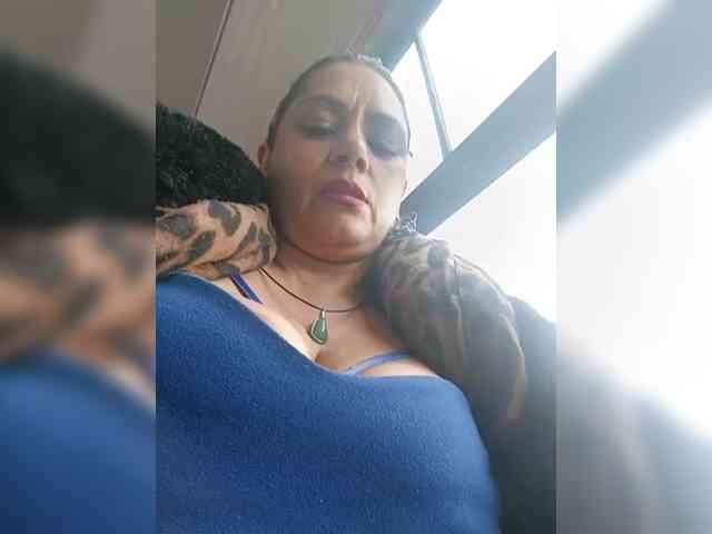 AlexaBrown12 webcam