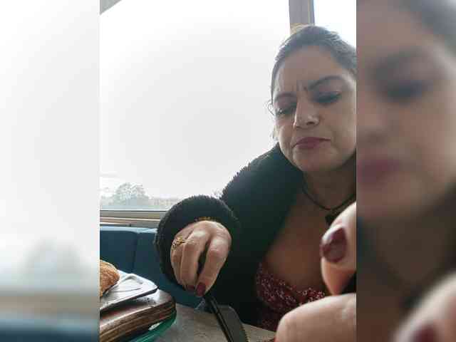 AlexaBrown12 webcam