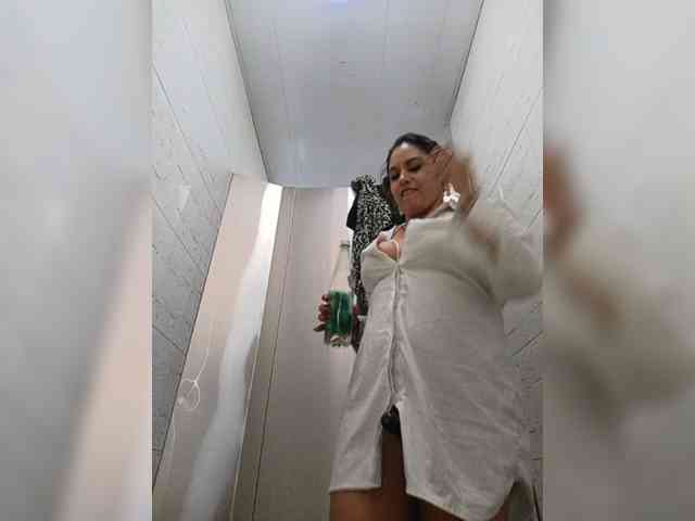 AlexaBrown12 webcam