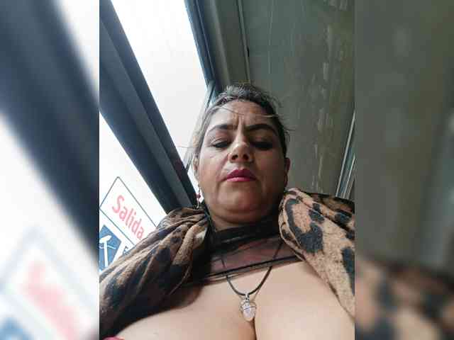 AlexaBrown12 webcam