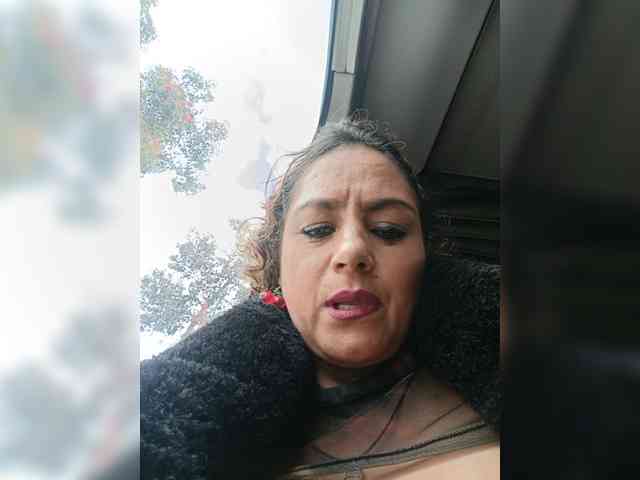 AlexaBrown12 webcam