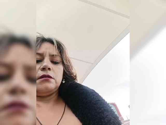 AlexaBrown12 webcam